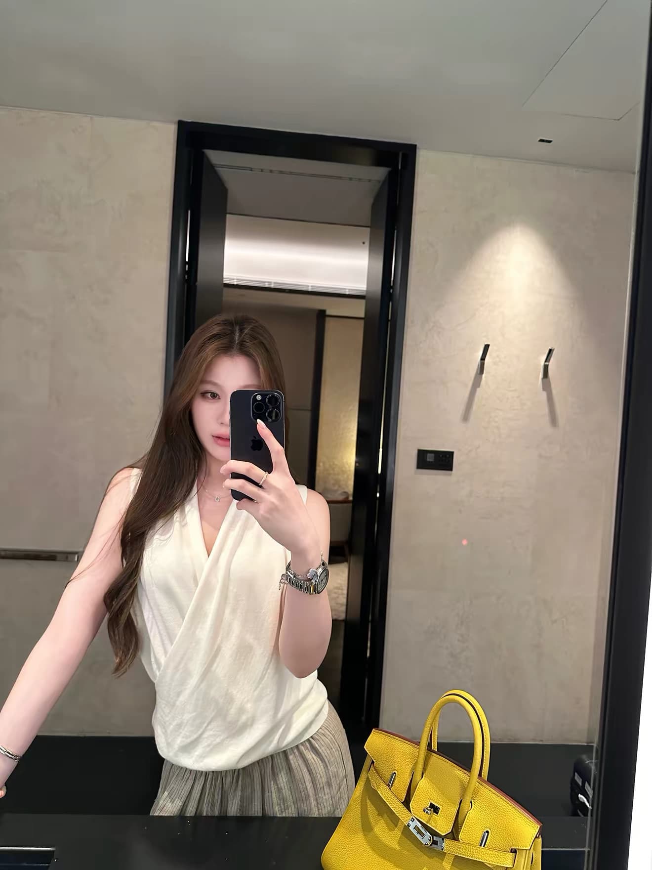 나비 보물 웃음 느슨함 주름 센스 품격 십자가 흔들다 칼라 조끼 디자인 센스 인사이드 가져 가라. 외출용 민소매 맨위 여성 여름 상세 이미지 2