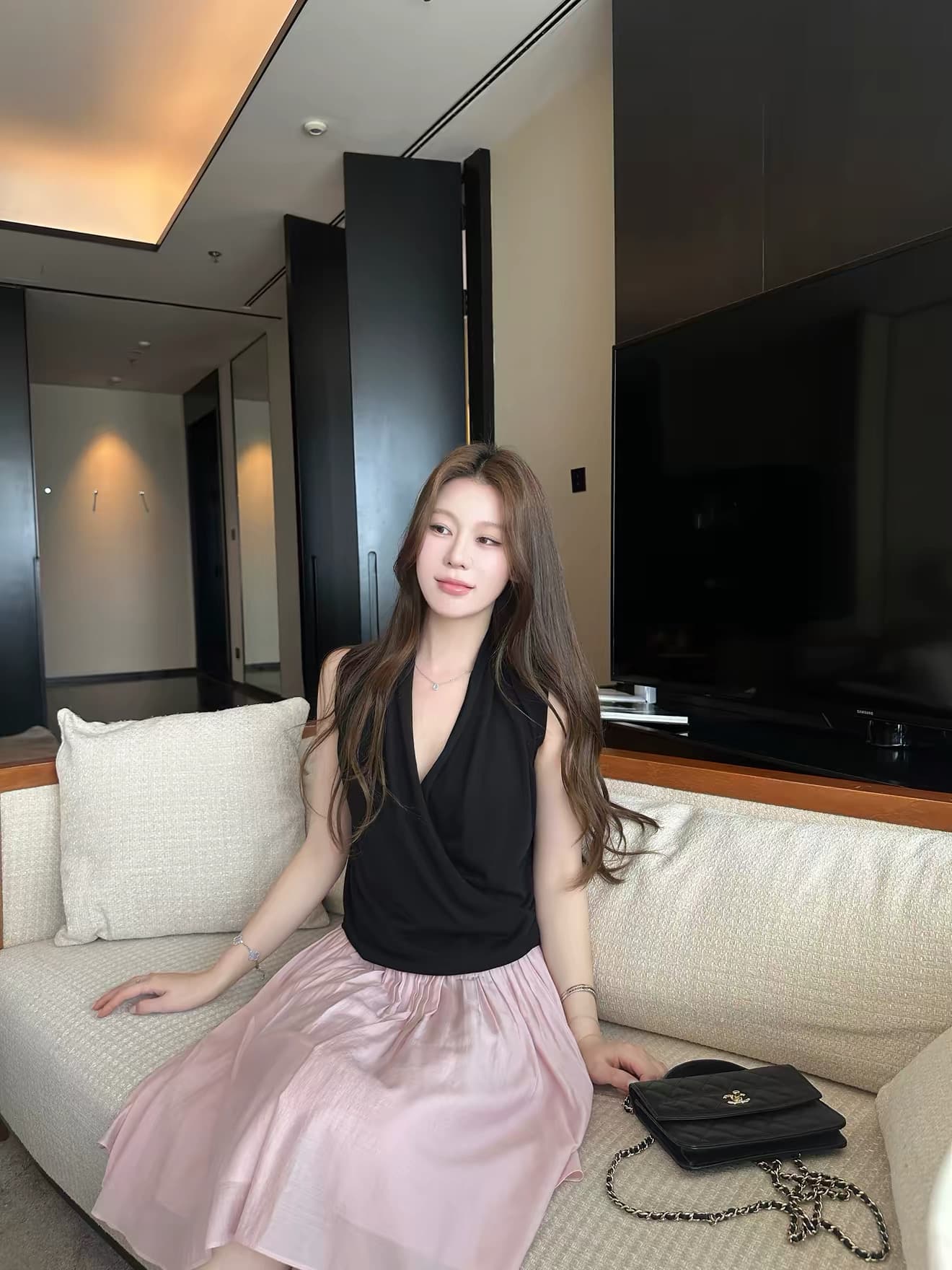 나비 보물 웃음 느슨함 주름 센스 품격 십자가 흔들다 칼라 조끼 디자인 센스 인사이드 가져 가라. 외출용 민소매 맨위 여성 여름 상세 이미지 7
