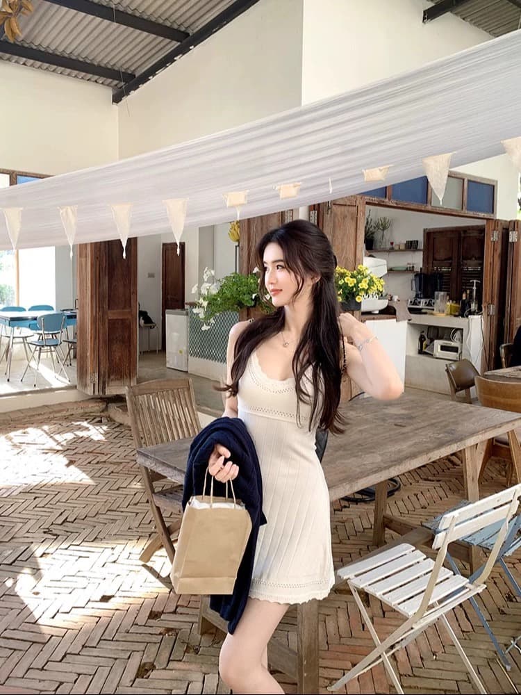 famouswang 봄 남쪽 법 휴일 프랑스식 레트로 소녀 레이스 홀로우 아웃 슬립 드레스 이미지 2