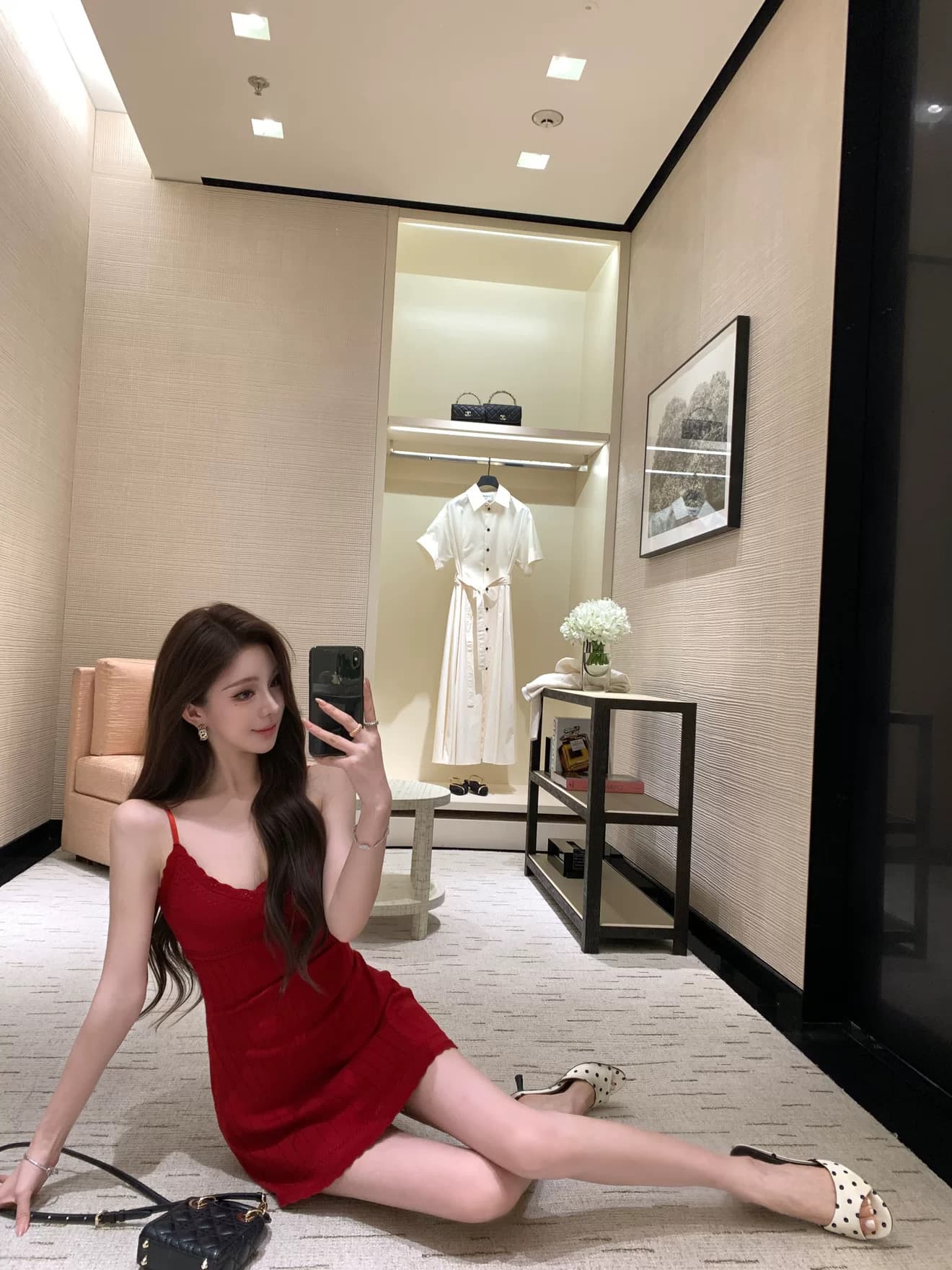 fbblimit 黛 웨스트 미스 순수한 욕망 분위기 몸매 가꾸기 쇼트 스타일 홀로우 아웃 자수 V넥 드레스 상세 이미지 2