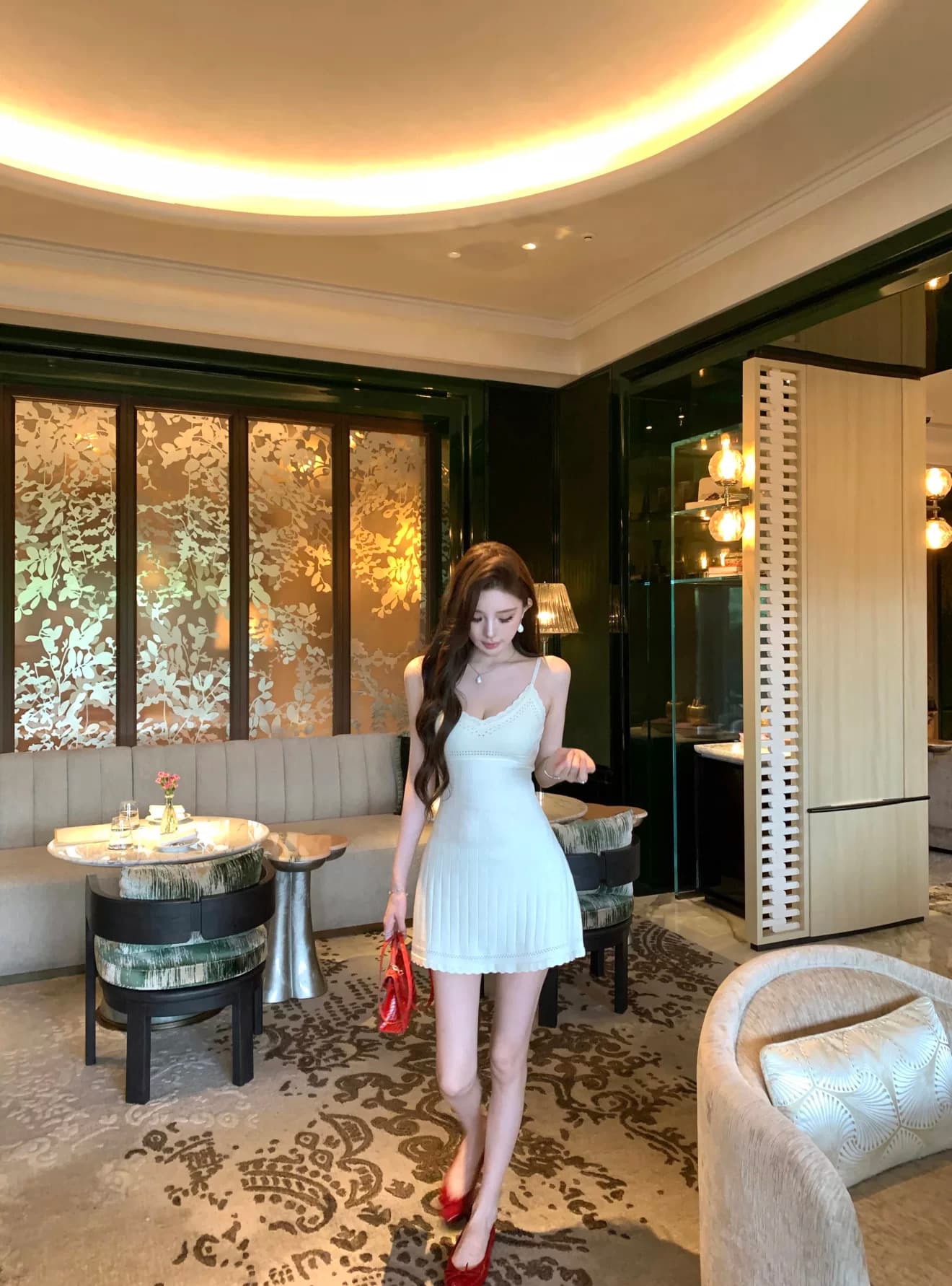 fbblimit 黛 웨스트 미스 순수한 욕망 분위기 몸매 가꾸기 쇼트 스타일 홀로우 아웃 자수 V넥 드레스 상세 이미지 8