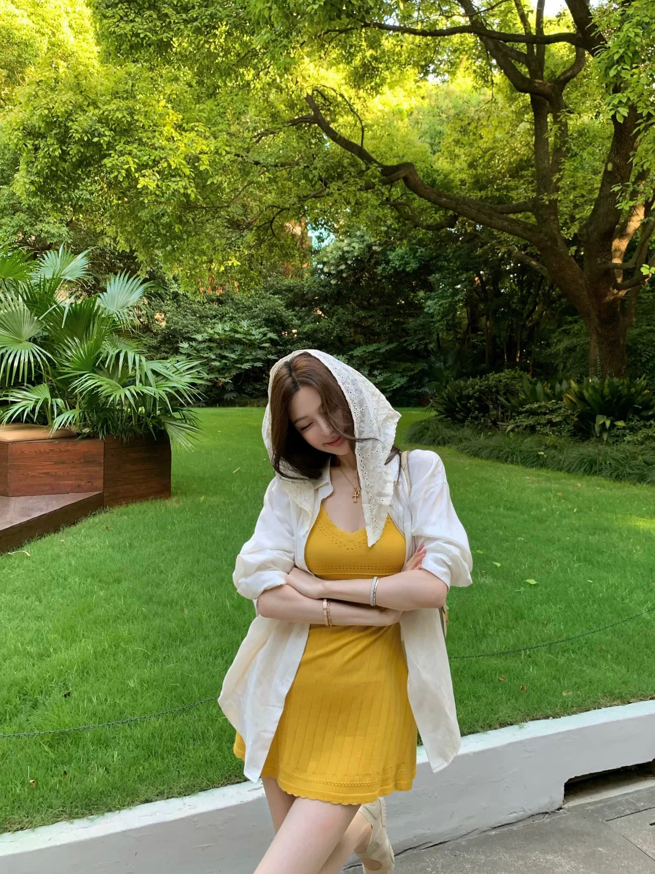 fbblimit 黛 웨스트 미스 순수한 욕망 분위기 몸매 가꾸기 쇼트 스타일 홀로우 아웃 자수 V넥 드레스 상세 이미지 13