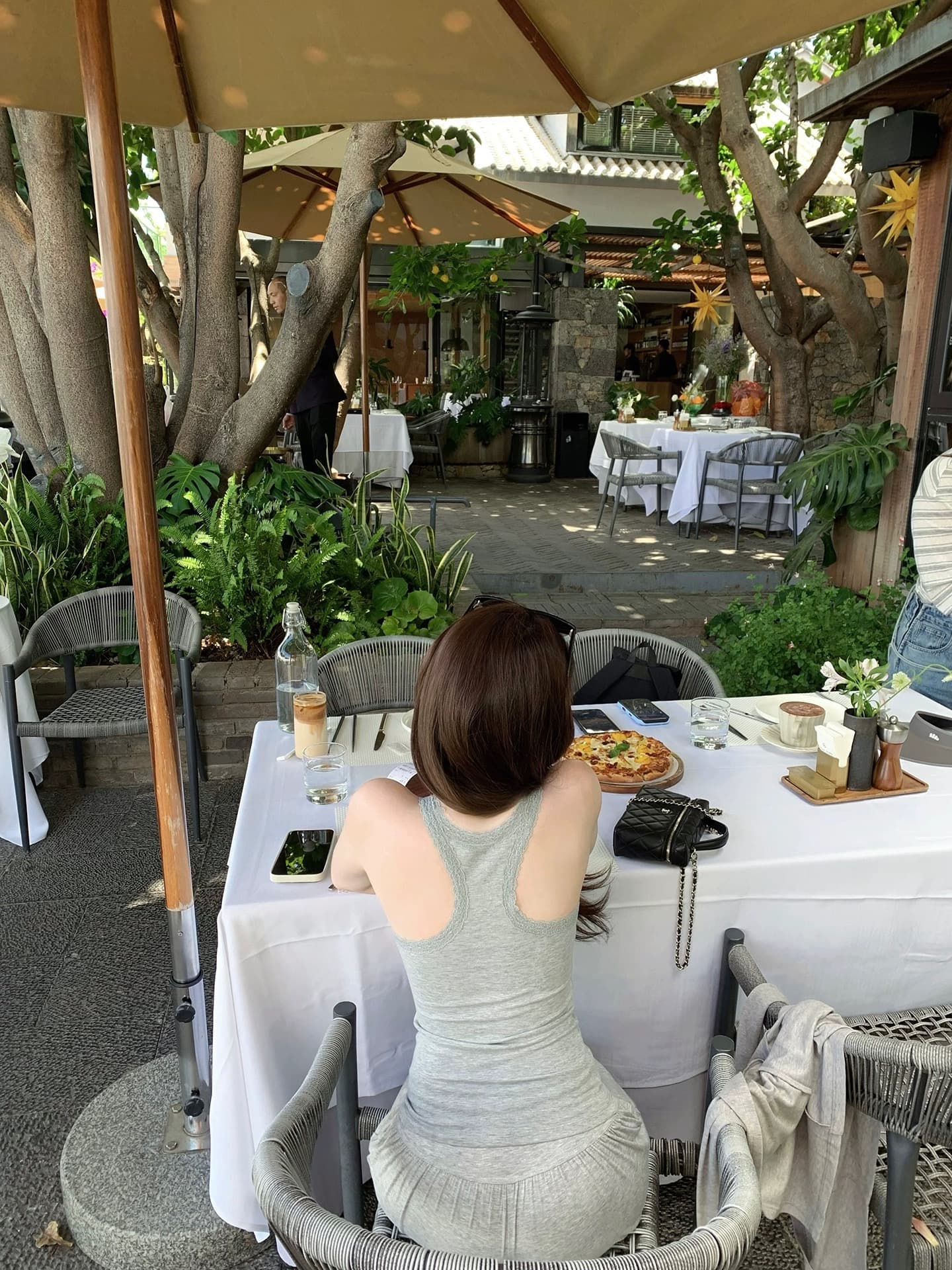 suuuicee 달콤한 산소 悸动 원피스 자르기 와인딩 주위 칼라 레이스 순수한 욕망 몸매 가꾸기 단어 조끼 슬립 상세 이미지 3