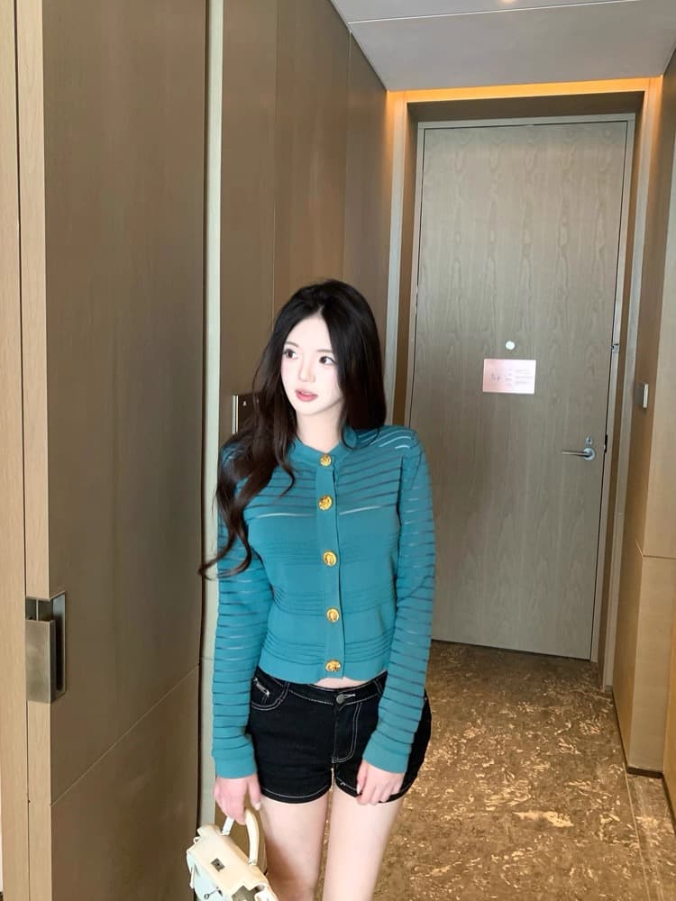 m900 니트 스웨터 여성 2026 새로운 라운드 넥 허리 수축 슬림해 보이는 구덩이 기사 질감 센스 긴팔 쇼트 스타일 품격 맨위