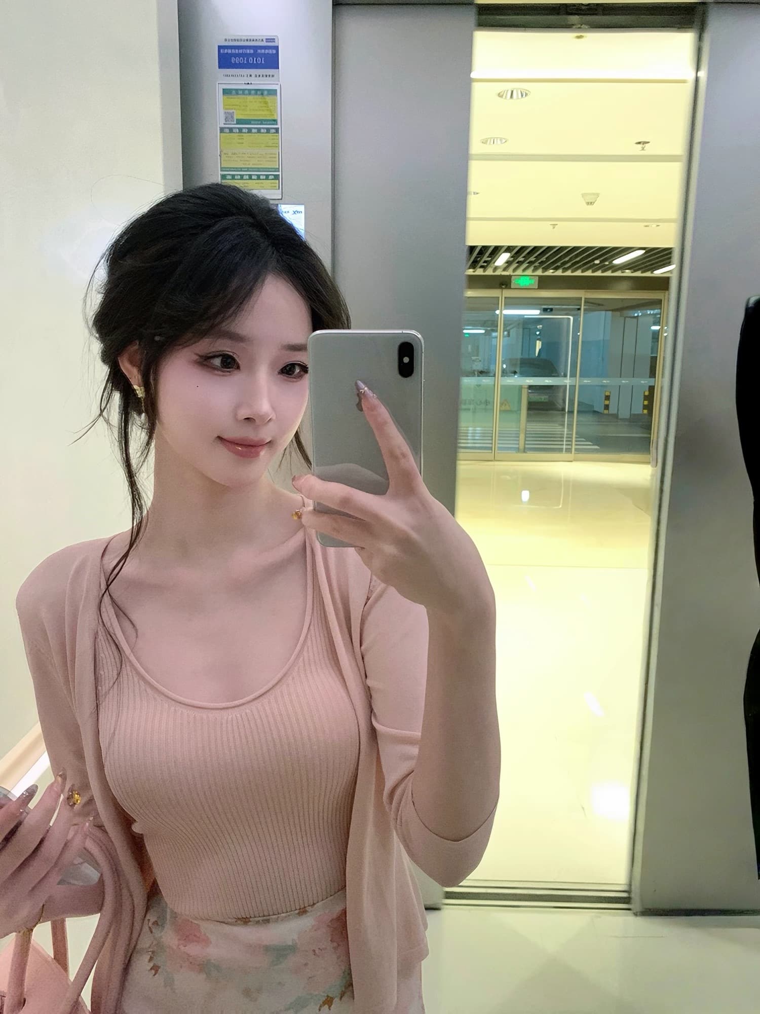 챕터 꿀 핏 스타일 슬림해 보이는 디스플레이 피부 화이트 낭만주의 아름다운 소녀 순수한 욕망 섹시함 슬립 니트 조끼 오픈 가디건 이미지 3
