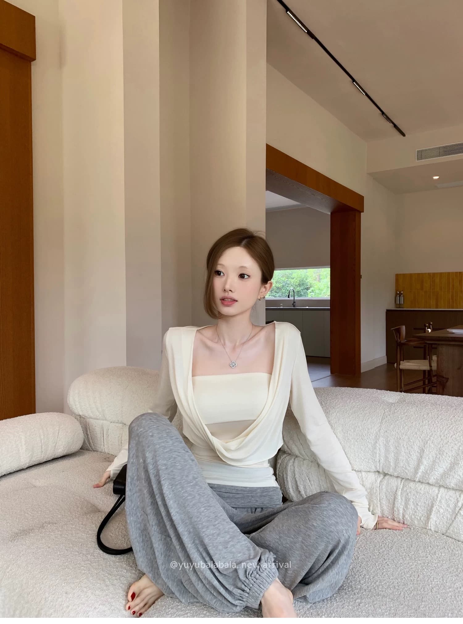 鱿 생선 젤리 배 수프 yuyu 강력한 추진력 비교할 수없는 라이 경기 서울 몸매 가꾸기 튜브탑 살구 색상 니트 세트 상세 이미지 3