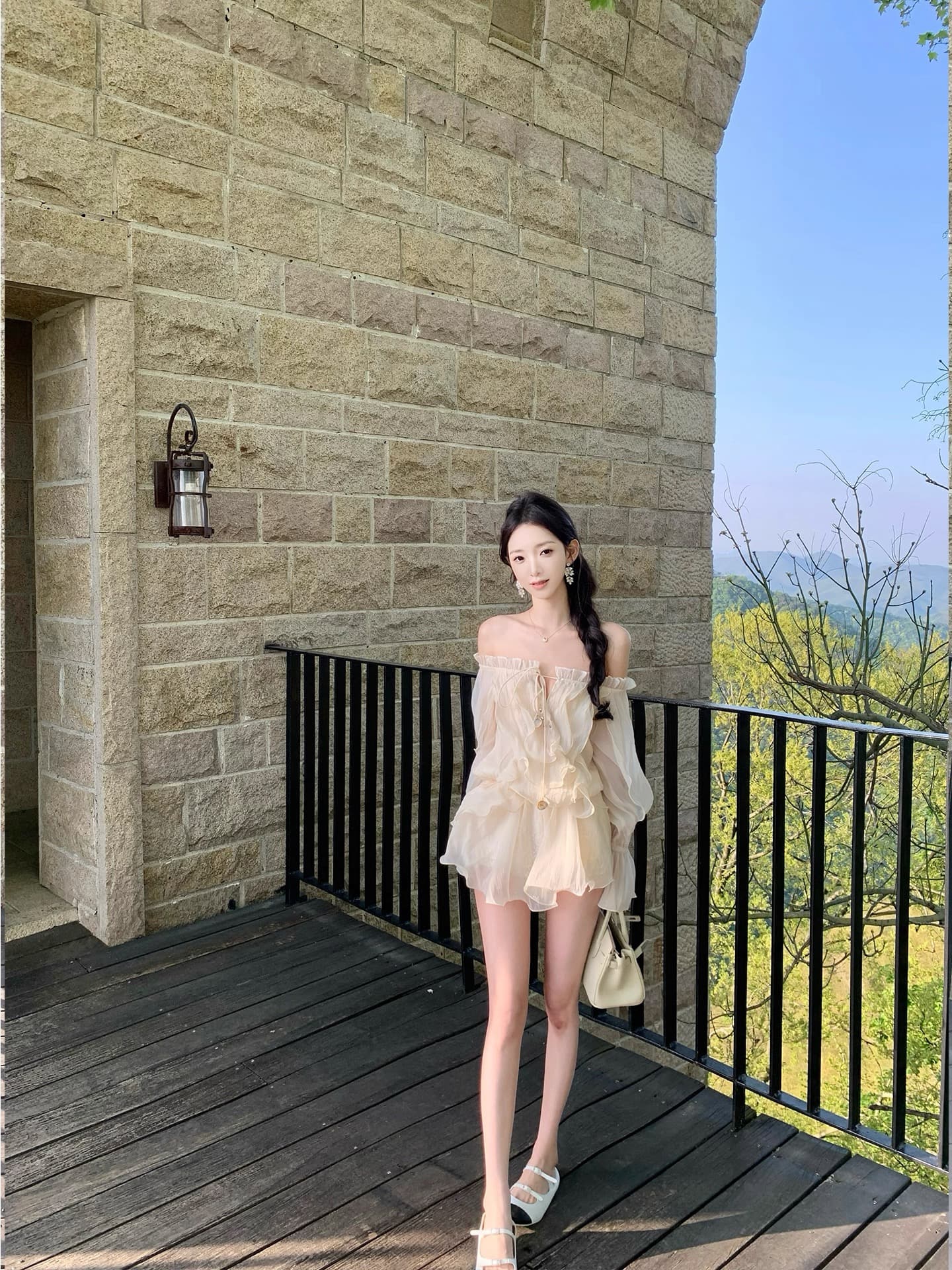 j11 studio 달빛 화이트 티 오프숄더 프릴 루즈핏 표지 고기 허리 수축 요정 가스 쉬폰 드레스 이미지 2