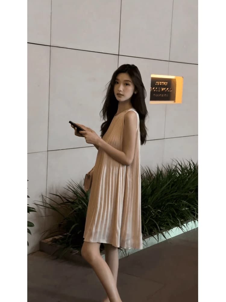 정가 분위기 센스 민소매 라운드 넥 조끼 여성 드레스 2026 여름 작은 키 루즈핏 슬림해 보이는 치마 이미지 4