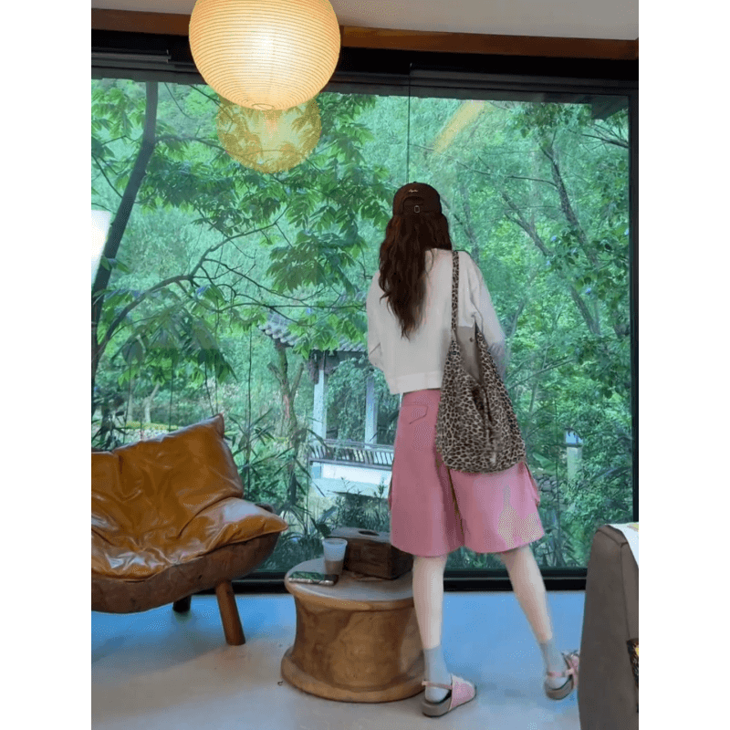 정가 재고 있음 한 부서 느긋한 바람 화이트 쇼트 스타일 라운드 넥 맨위 여성 여름 하이웨이스트 스트레이트 오부 바지 세트 이미지 5