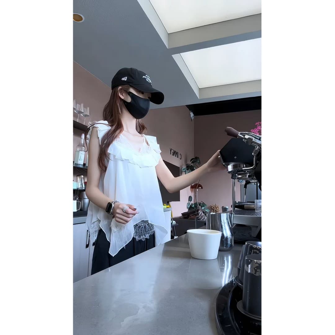 정가 한 부서 빛 럭셔리 바람 물결무늬 레이스 조끼 맨위 여성 여름 새로운 넓은 다리 캐주얼 바지 세트 상세 이미지 2