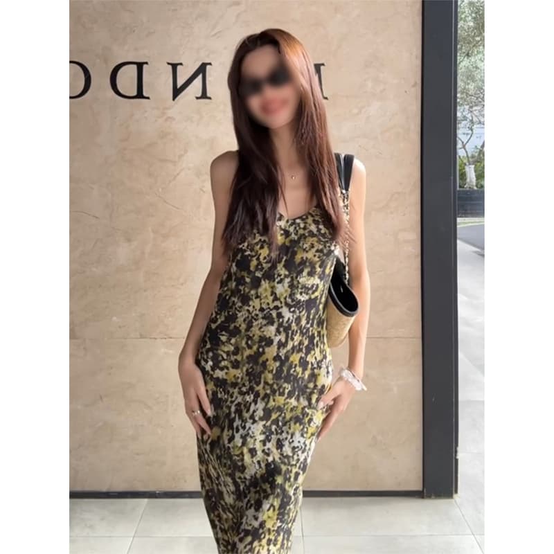 정가 부드러운 바람 꽃무늬 V넥 슬립 여성 드레스 여름 디자인 센스 허리 수축 슬림해 보이는 길다 치마 상세 이미지 4