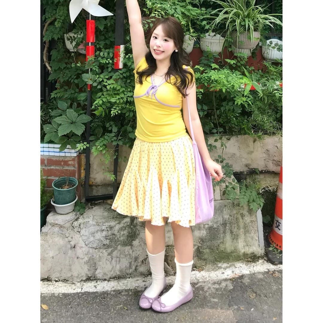 정가 소녀 센스 연령 감소 V넥 반팔 티셔츠 맨위 여성 여름 작은 키 한 마디 반신 치마 세트 상세 이미지 2