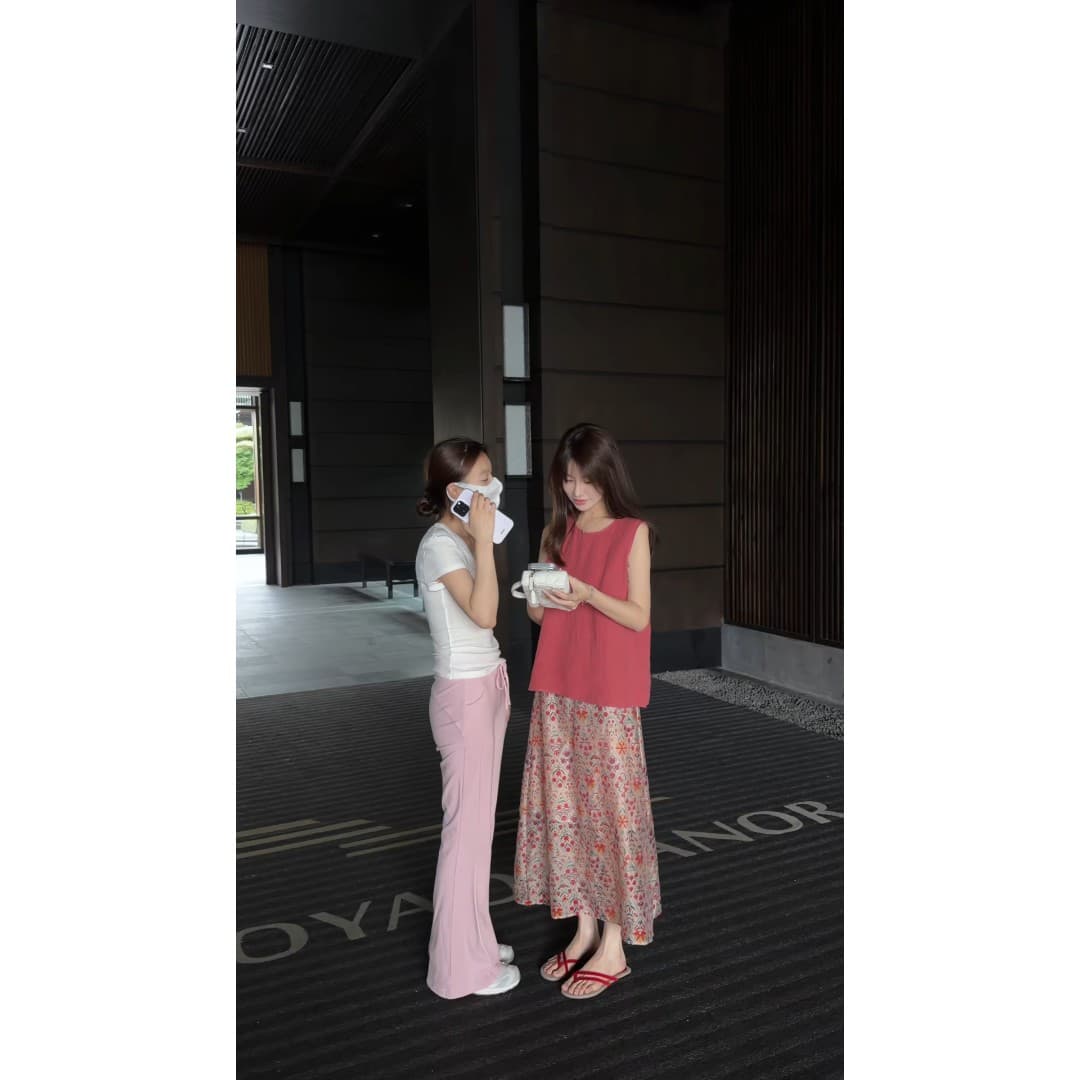 정가 달콤함 부드러운 바람 민소매 조끼 맨위 여성 여름 디자인 센스 꽃무늬 반신 치마 세트 상세 이미지 5