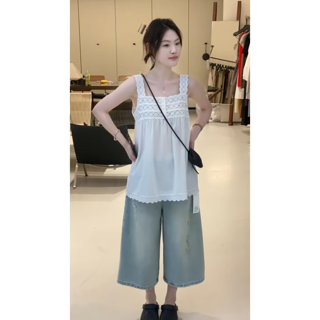 정가 한 부서 광장 칼라 레이스 홀로우 아웃 디자인 센스 조끼 맨위 여성 여름 다용도 청바지 세트 이미지 3