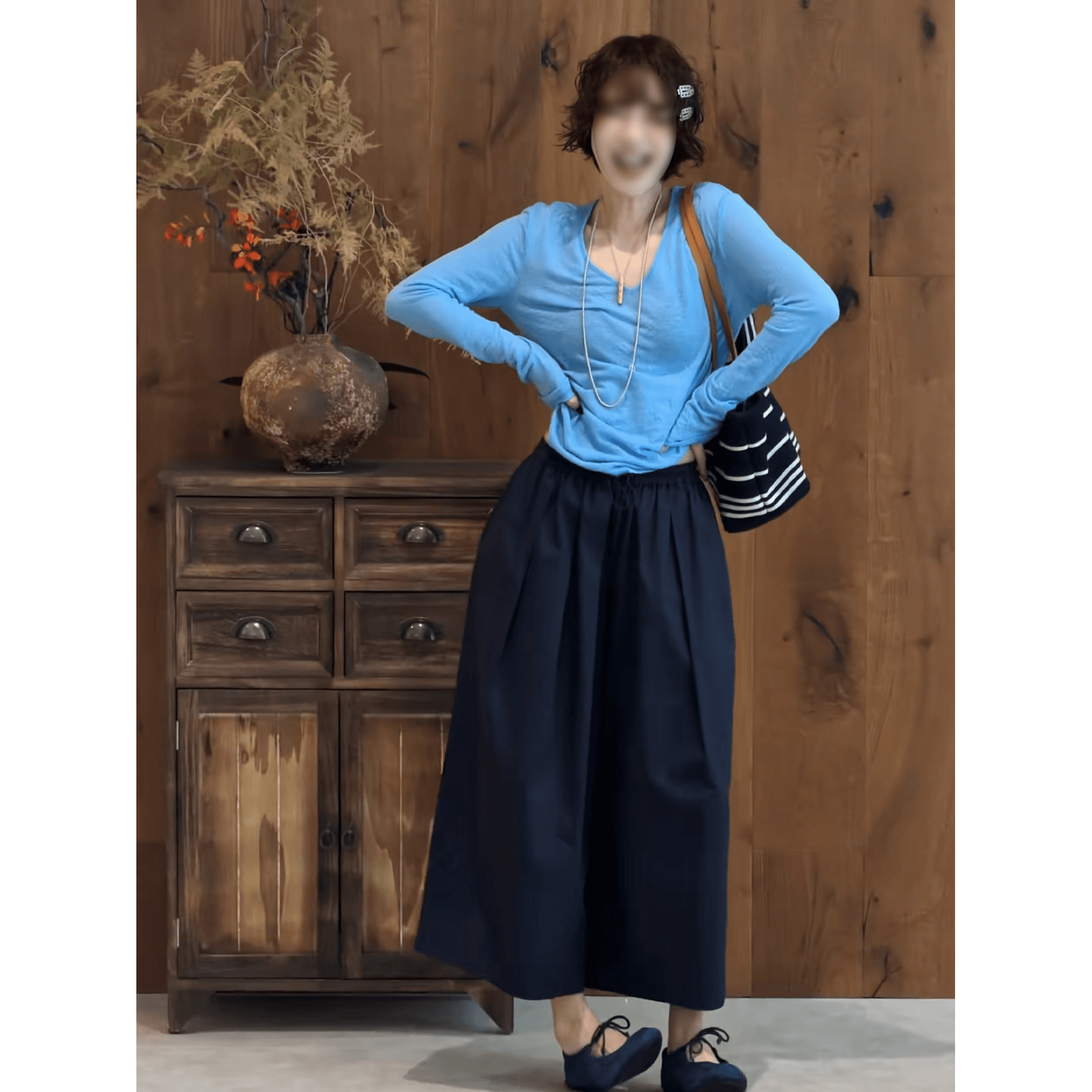 정가 빛 요리 한 출퇴근 바람 얇은 스타일 V넥 긴팔 티셔츠 여성 여름 새로운 슬림해 보이는 와이드 레그 팬츠 세트 상세 이미지 2