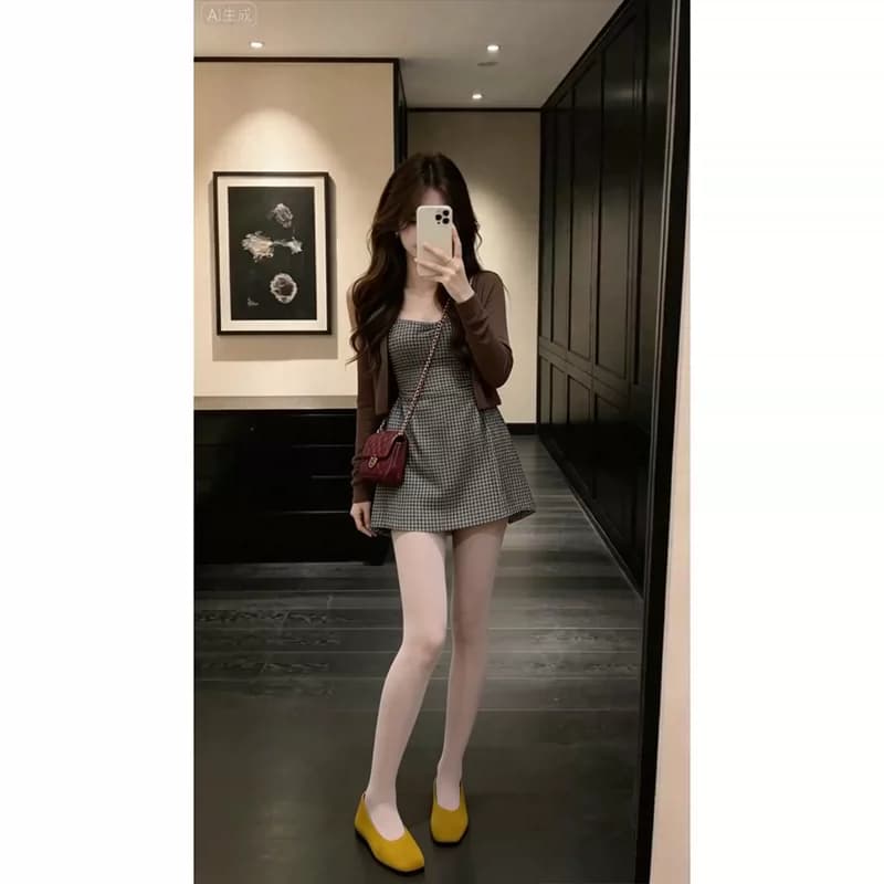 정가 한 부서 핫걸 몸매 가꾸기 체크무늬 슬립 점프 슈트 미니 스커트 여성 여름 얇은 스타일 통기성 니트 오픈 가디건 투피스 세트 상세 이미지 2