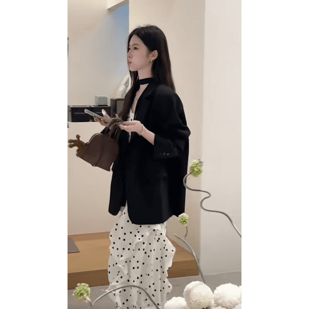 정가 한 부서 고급 센스 검정색 정장 여성 코트 여름 패션 도트 무늬 슬립 점프 슈트 치마 세트 이미지 4