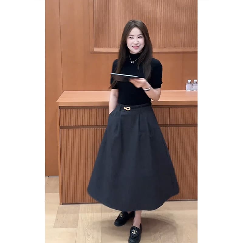 정가 프랑스식 빛 요리 한 바람 반팔 니트 스웨터 여성 한 마디 반신 스커트 미니멀리즘 고급 센스 출퇴근 세트 이미지 5