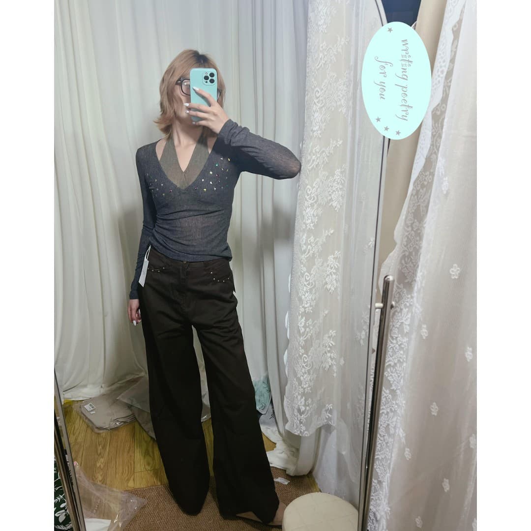 정가 핫걸 바람 페이크 레이어드 행침 목 긴팔 티셔츠 여성 이른 가을 새로운 V넥 색상 훈련 마이크로 ~을 통해 몸매 가꾸기 슬림해 보이는 맨위 상세 이미지 2