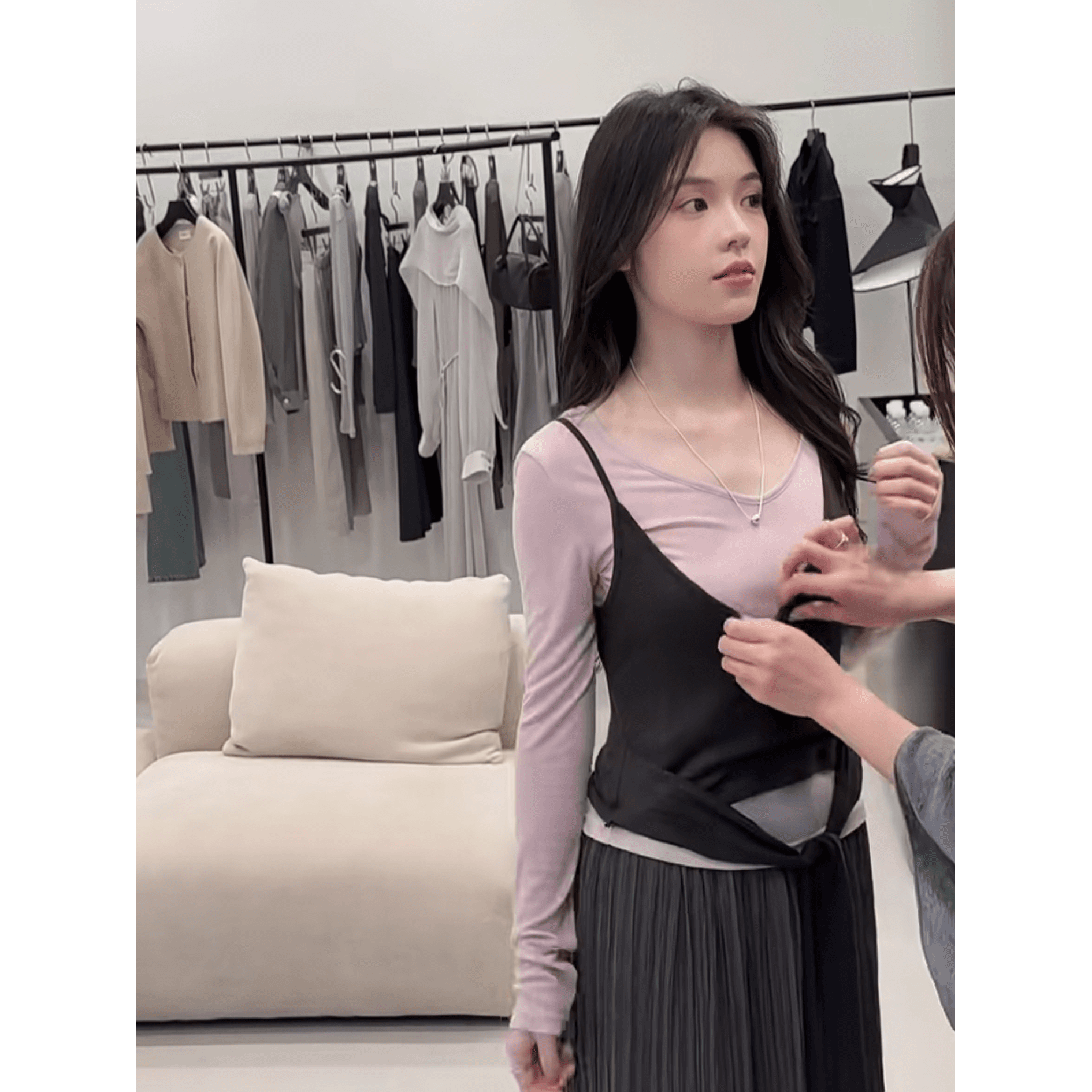 정가 한 부서 분위기 센스 페이크 레이어드 긴팔 맨위 여성 이른 가을 새로운 플리츠 반신 치마 세트 이미지 5