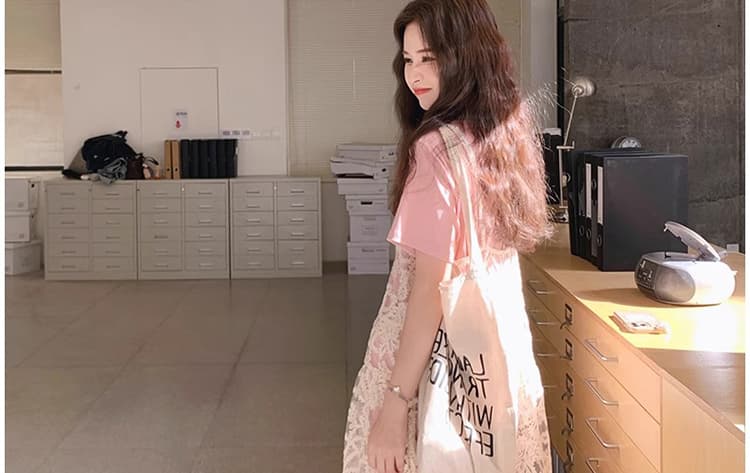 재고 있음 그림 가공 스택 착용 레이스 슬립 드레스 2026 새로운 프랑스식 인기 디자인 센스 티셔츠 치마 투피스 세트 상세 이미지 67