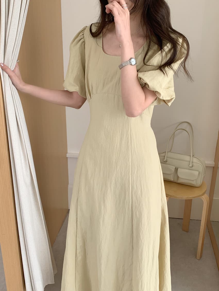 실사 프랑스식 부드러운 레트로 작은 대중 u 칼라 허리 수축 레이스업 거품 소매 롱 코트 드레스 3 색 상세 이미지 3