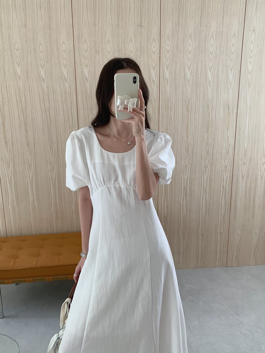 실사 프랑스식 부드러운 레트로 작은 대중 u 칼라 허리 수축 레이스업 거품 소매 롱 코트 드레스 3 색 상세 이미지 76
