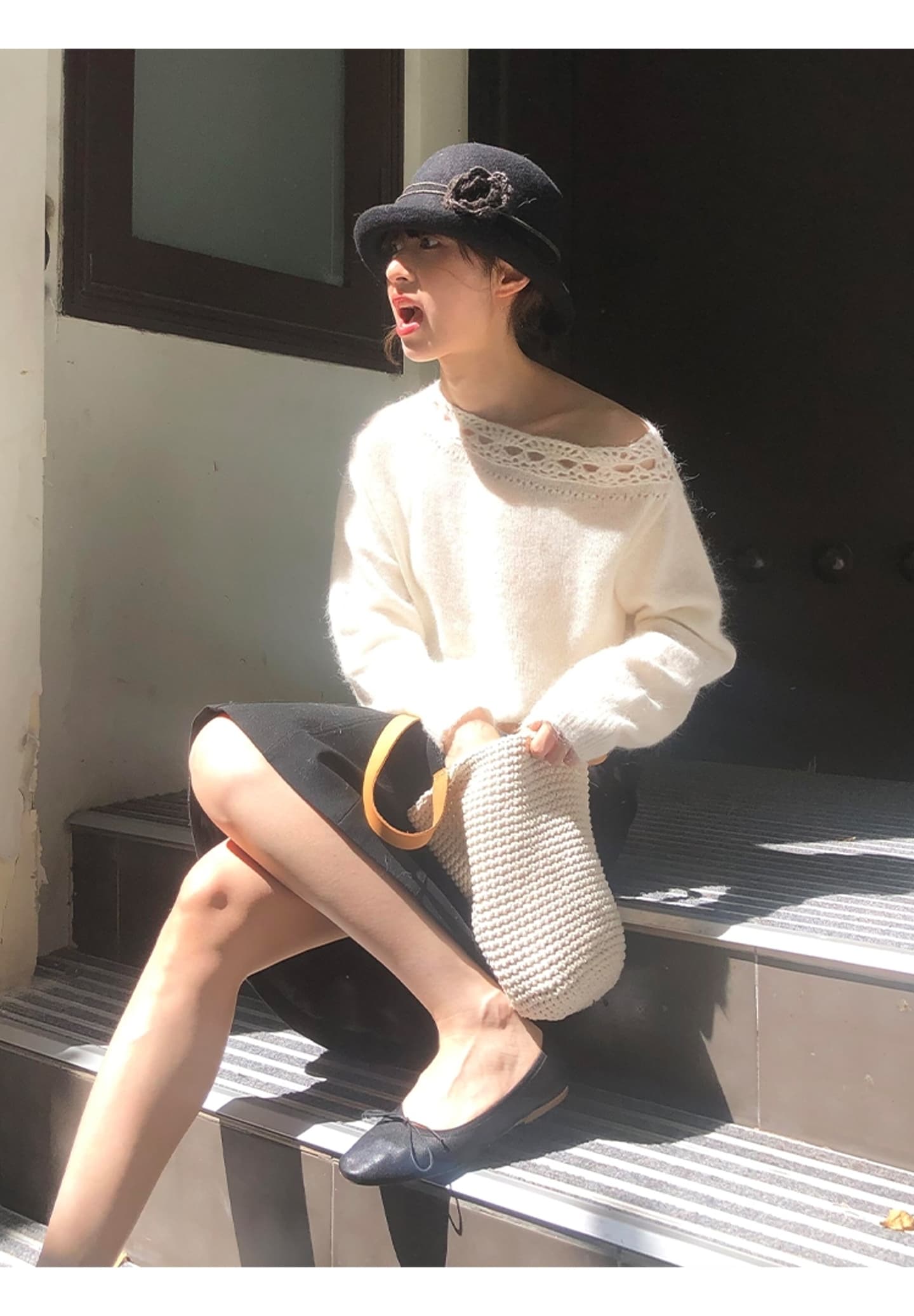 프랑스식 느긋한 스웨터 홀로우 아웃 레이스 비스듬한 어깨 칼라 니트 스웨터 여성 가을 루즈핏 슬림해 보이는 다용도 맨위 상세 이미지 4