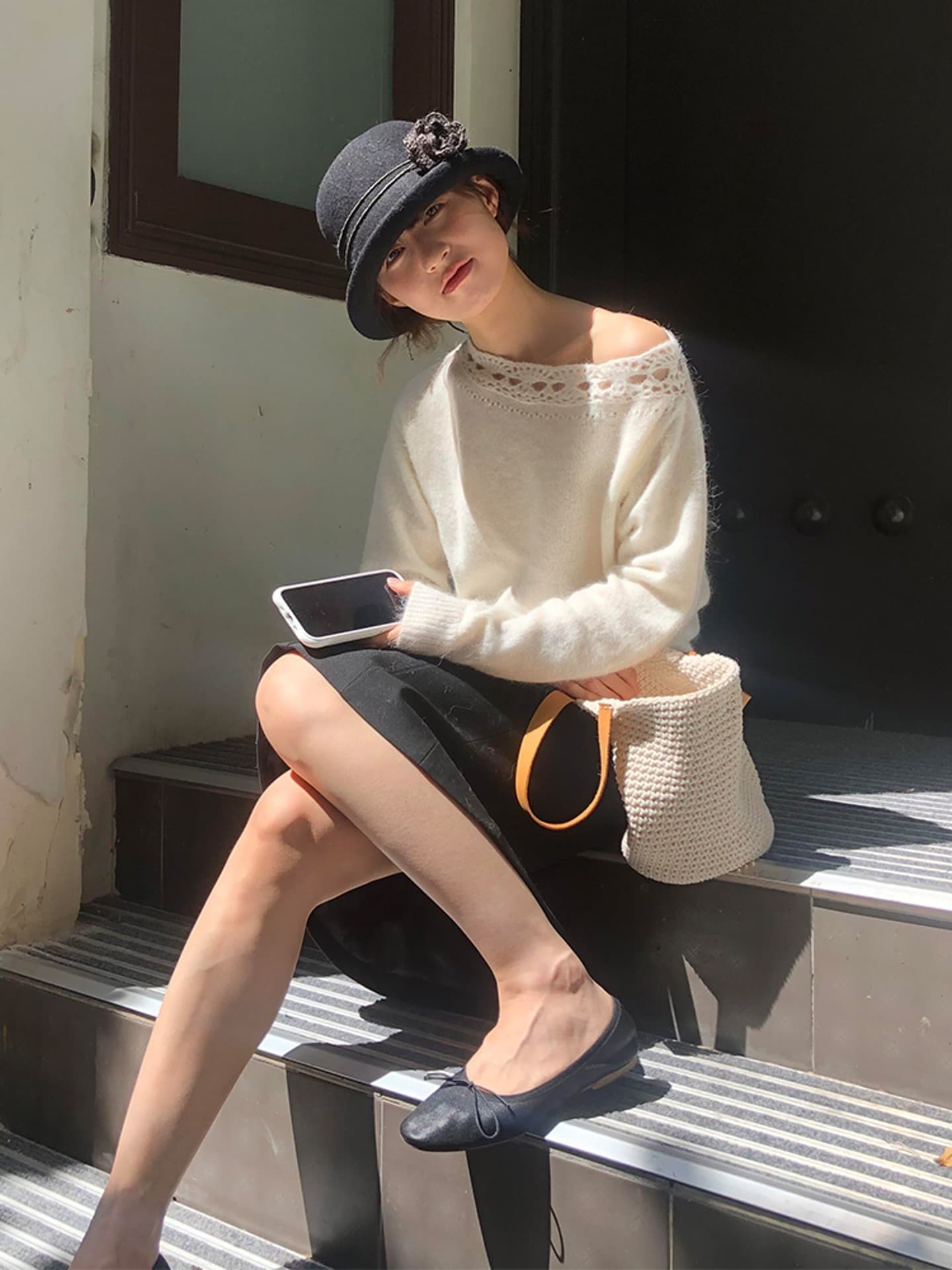 프랑스식 느긋한 스웨터 홀로우 아웃 레이스 비스듬한 어깨 칼라 니트 스웨터 여성 가을 루즈핏 슬림해 보이는 다용도 맨위 상세 이미지 5
