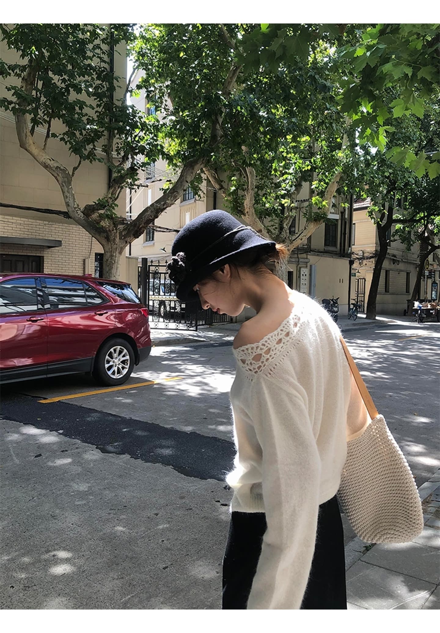 프랑스식 느긋한 스웨터 홀로우 아웃 레이스 비스듬한 어깨 칼라 니트 스웨터 여성 가을 루즈핏 슬림해 보이는 다용도 맨위 상세 이미지 8