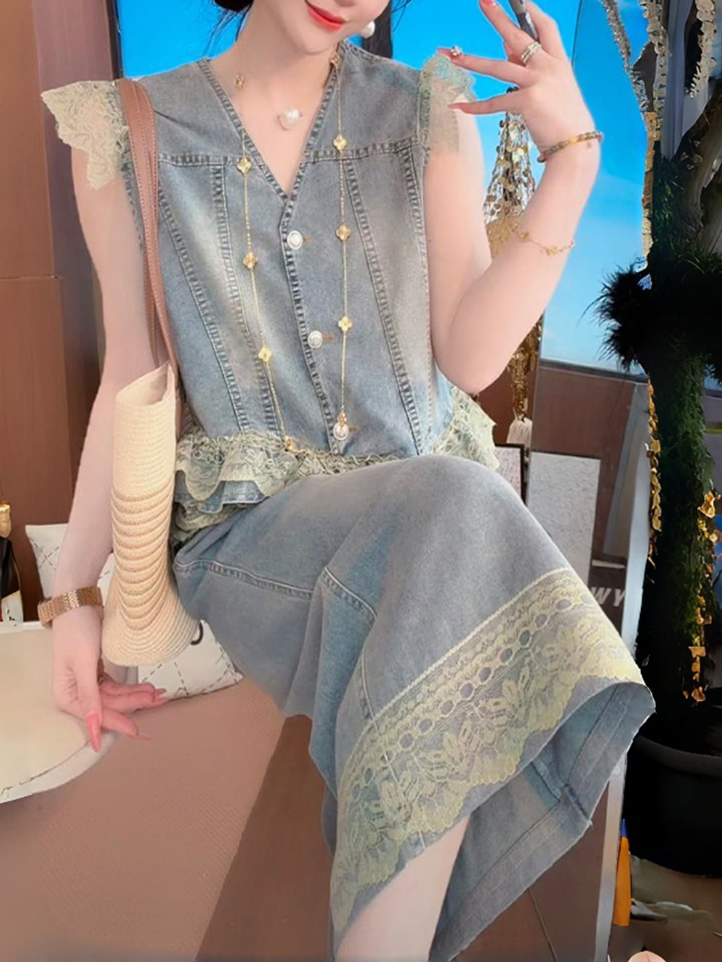 경관 그림 레이스 레이스 데님 세트 투피스 세트 2026 여름 새로운 V넥 베스트 와이드 레그 팬츠 투피스 세트 상세 이미지 2
