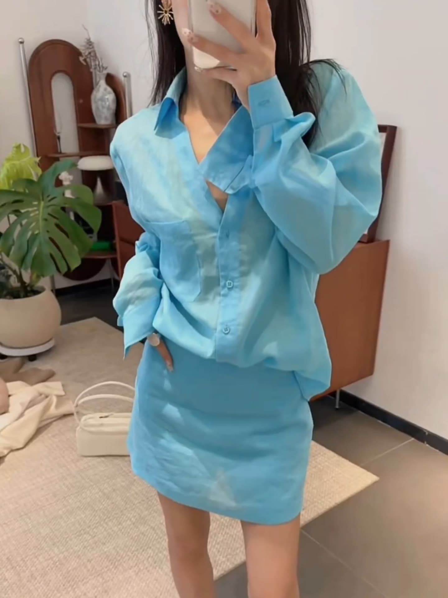 경관 그림 2026 여름 인기 전체 집합 품격 디스플레이 화이트 자외선 차단 셔츠 슬림해 보이는 반신 스커트 패션 투피스 세트 상세 이미지 15