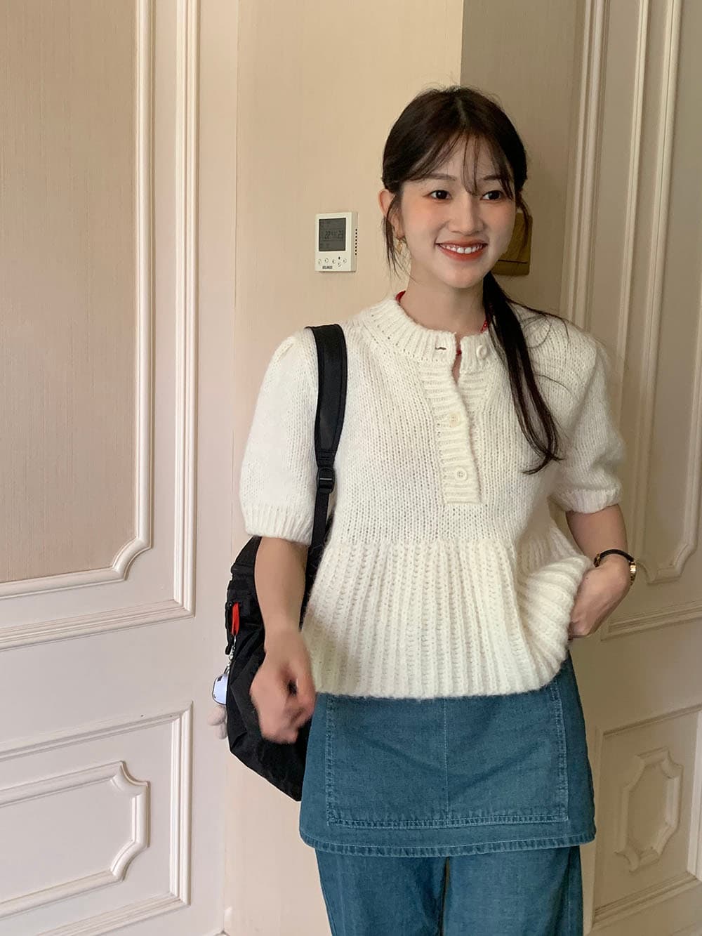실사 작은 대중 한 부서 레트로 소녀 라운드 넥 세 버클 니트 스택 착용 거품 소매 반팔 스웨터 상세 이미지 100