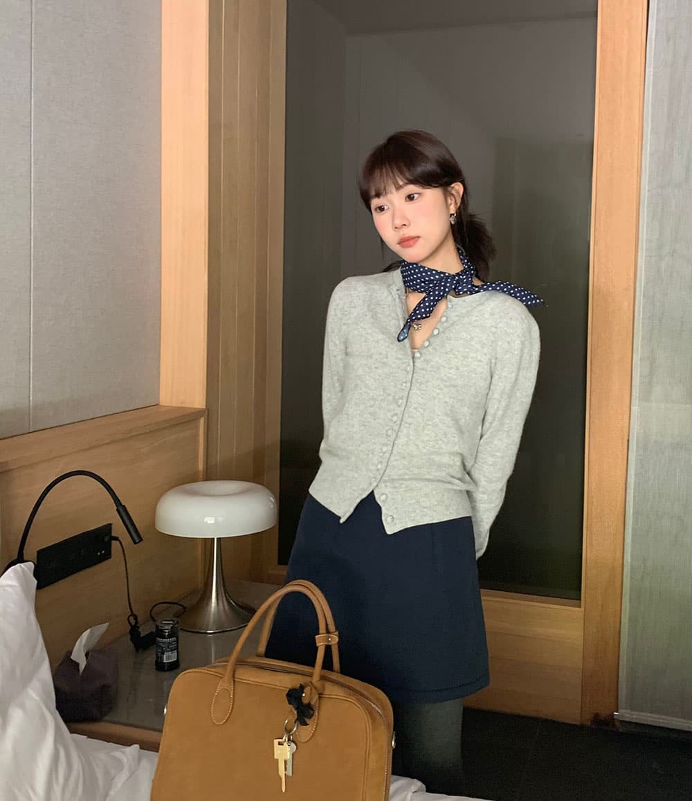 실사 레트로 한 부서 활력 소녀 디스플레이 화이트 라운드 넥 니트 단일 행 패키지 버클 보온 긴팔 스웨터 상세 이미지 60