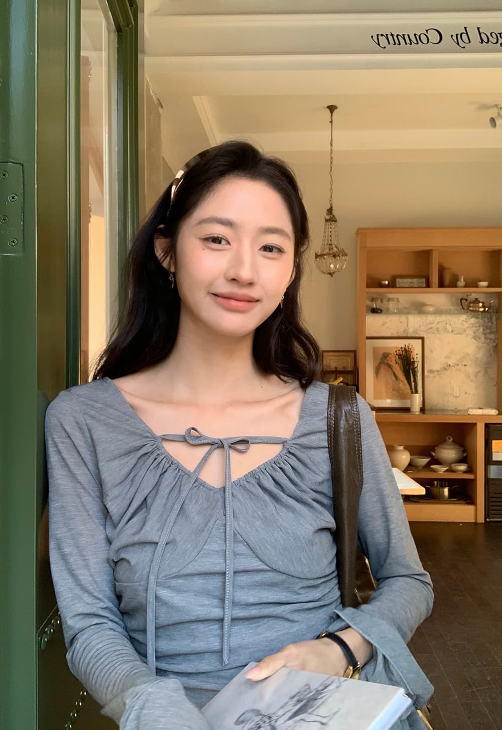 실사 한 부서 작은 대중 행침 목 V넥 주름 장식 허리 수축 나팔 긴팔 티셔츠 상세 이미지 3