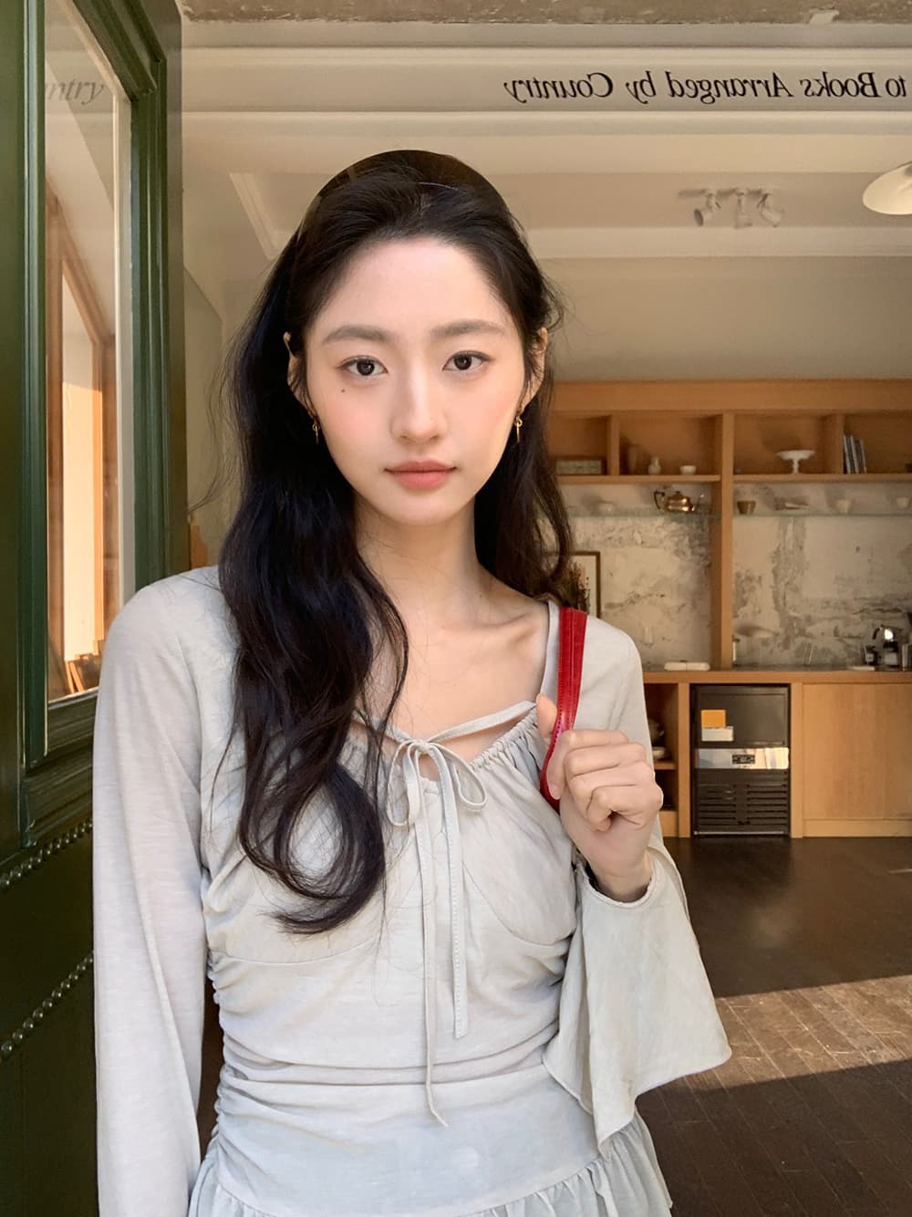 실사 한 부서 작은 대중 행침 목 V넥 주름 장식 허리 수축 나팔 긴팔 티셔츠 상세 이미지 47