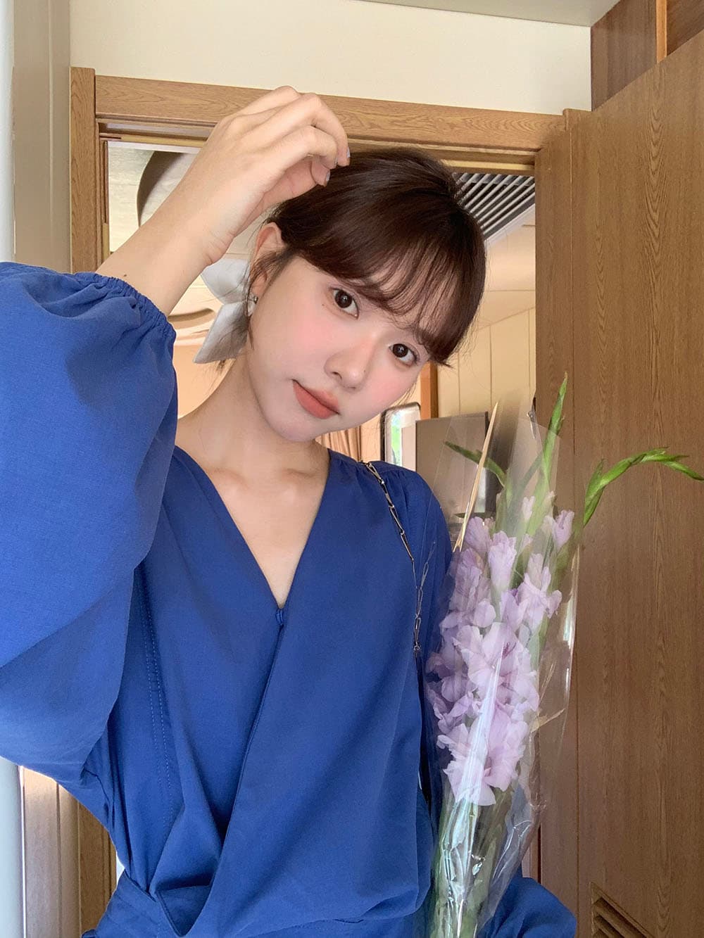 실사 레트로 법률 시스템 V넥 동점 허리 디자인 센스 디스플레이 화이트 랜턴 긴팔 셔츠 상세 이미지 25