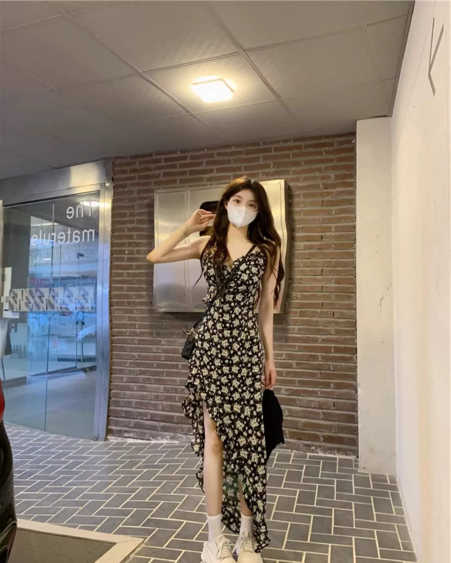 2026 봄 여름 새로운 디자인 센스 불규칙 꽃무늬 슬립 드레스 프랑스식 레트로 꽃무늬 슬립 드레스 이미지 3