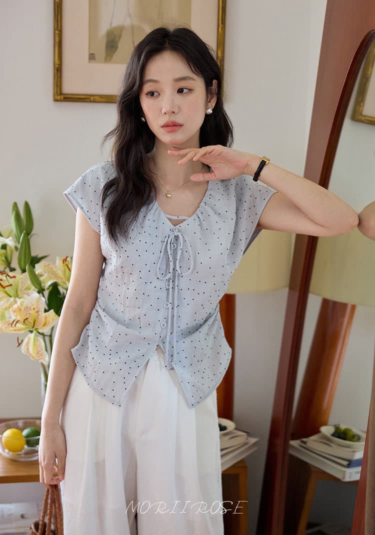 여름 파란색 도트 무늬 펌프 Pleat 허리 수축 슬림해 보이는 레이스업 반팔 여성 셔츠 품격 출퇴근 맨위 상세 이미지 2