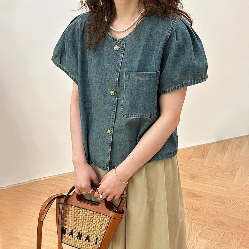 여름 새로운 출퇴근 레트로 라운드 넥 싱글 줄 버튼 데님 셔츠 한국 스타일 루즈핏 반팔 주머니 맨위 트렌디 상세 이미지 2