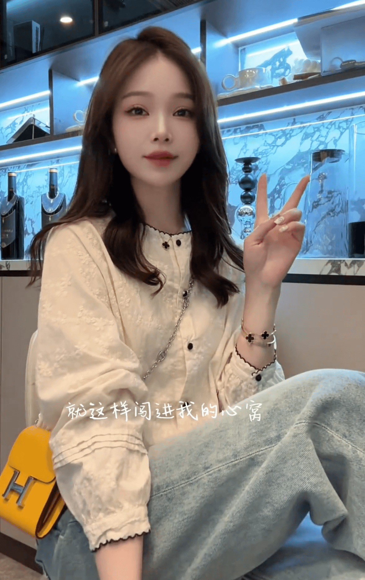 가을 의상 새로운 한국 소녀 작은 샤넬 스타일 품격 화이트 패션 캐주얼 다용도 셔츠 상세 이미지 3