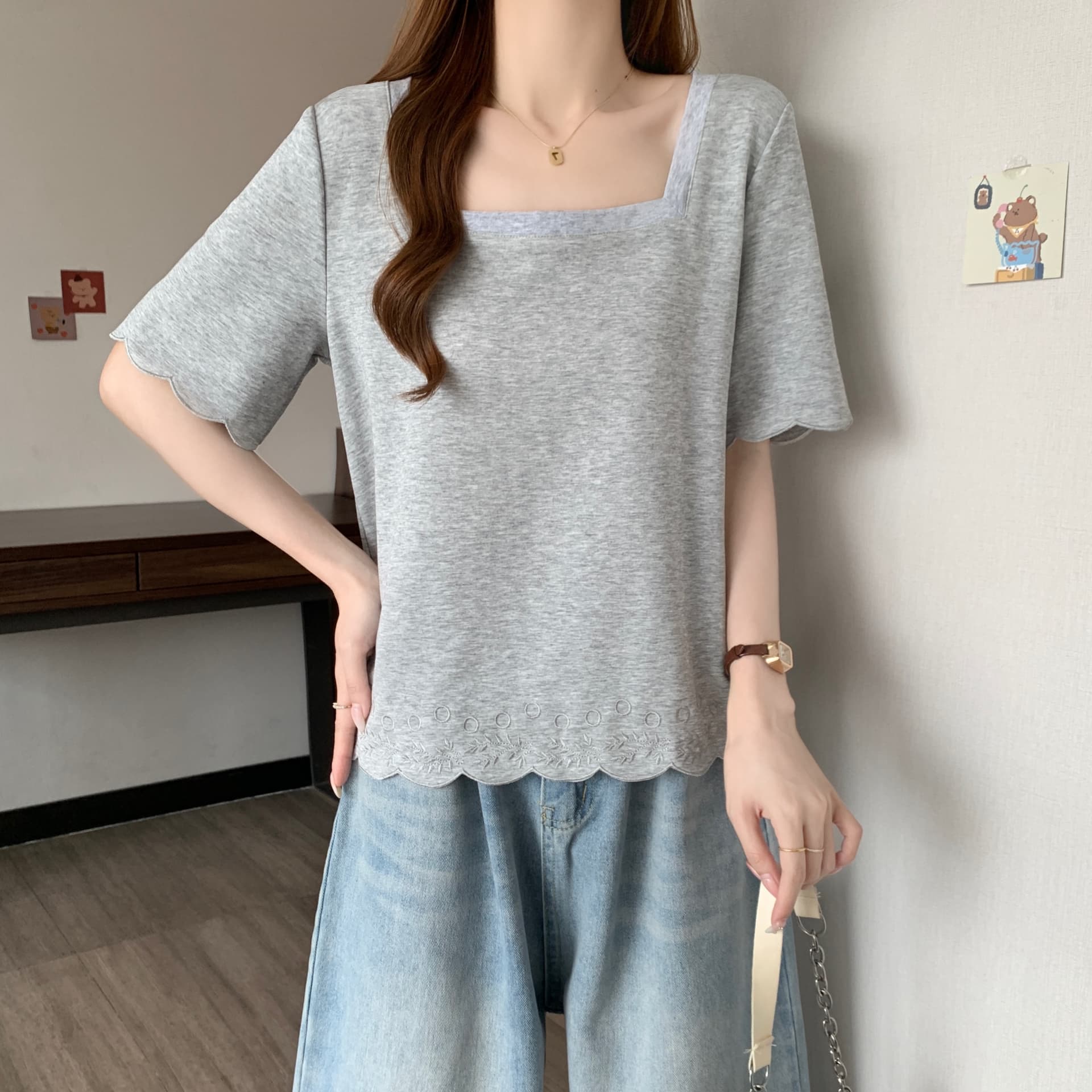 빅 사이즈 광장 칼라 긍정적 인 어깨 반팔 티셔츠 여성 여름 2026 새로운 캐주얼 다용도 기본 셔츠 슬림해 보이는 루즈핏 맨위 상세 이미지 16