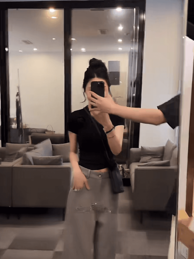 한 부서 패션 몸매 가꾸기 슬림해 보이는 라운드 넥 반팔 티셔츠 하이웨이스트 슬림해 보이는 와이드 레그 팬츠 투피스 세트 이미지 2