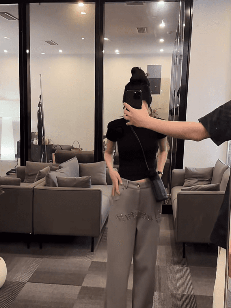 한 부서 패션 몸매 가꾸기 슬림해 보이는 라운드 넥 반팔 티셔츠 하이웨이스트 슬림해 보이는 와이드 레그 팬츠 투피스 세트 상세 이미지 8
