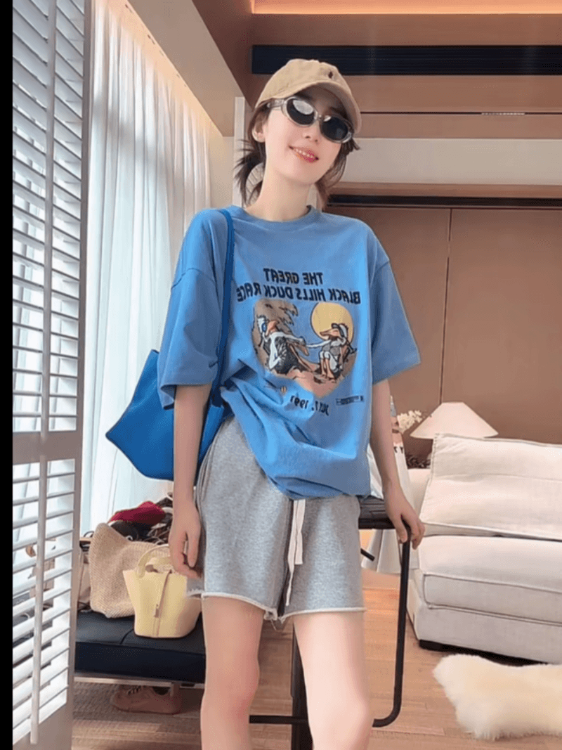쉬 징 징 레트로 오리 새끼 프린트 반팔 미니멀리즘 고급 센스 루즈핏 슬림해 보이는 한 부서 캐주얼 티셔츠 세트 상세 이미지 4