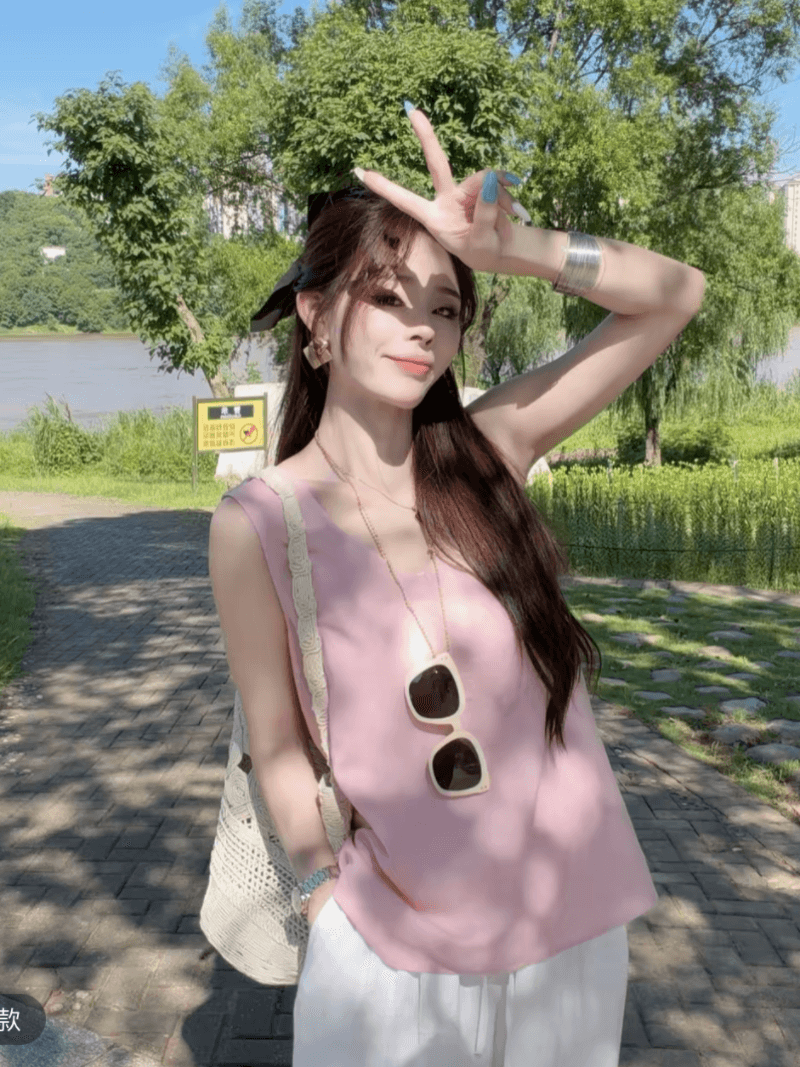 여름 새로운 루즈핏 레트로 디자인 센스 슬림해 보이는 출퇴근 슬립 V넥 민소매 조끼 세트 상세 이미지 10