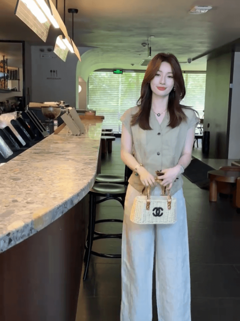 마 재료 가지고있다 밖으로 싱글 줄 버튼 주름 허리 수축 품격 V넥 작은 셔츠 민소매 프랑스식 슬림해 보이는 맨위 세트 이미지 3