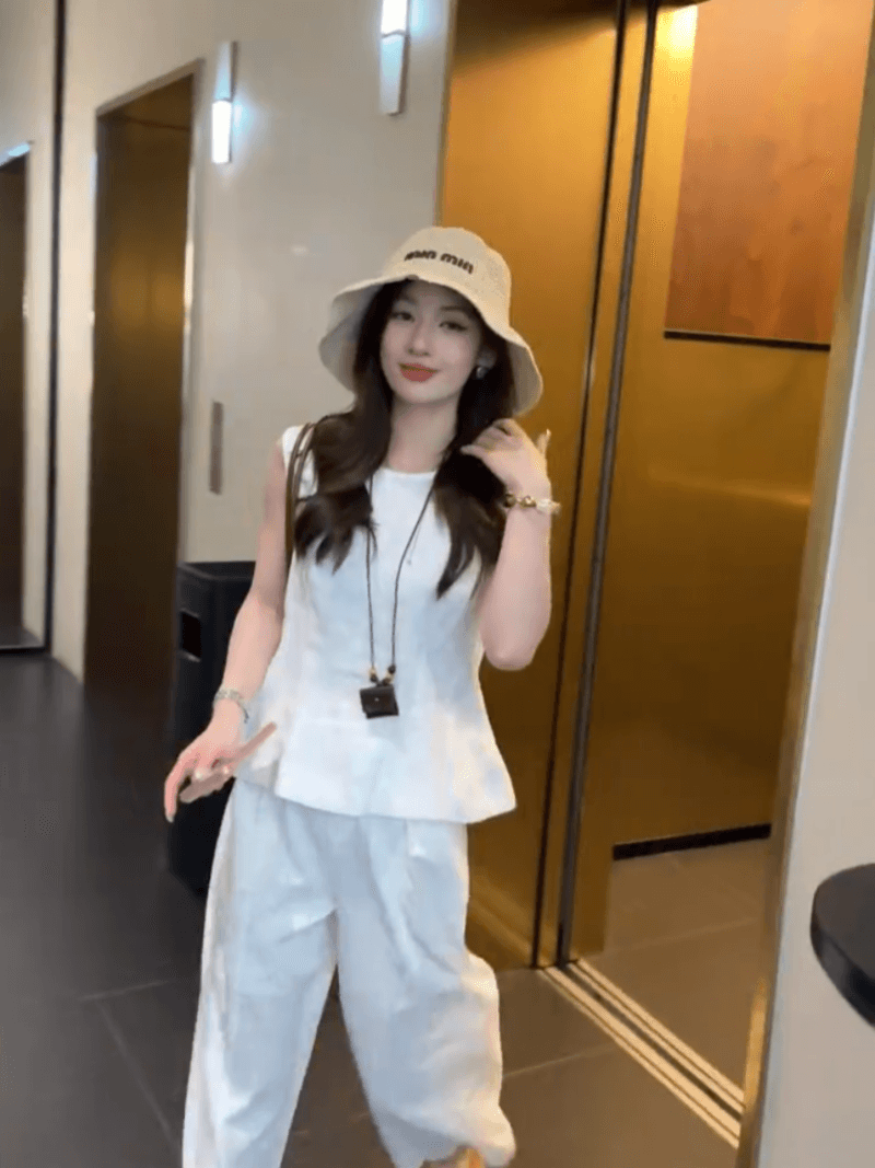 콩 추천 여름 허리 수축 슬림해 보이는 문예 작은 셔츠 다용도 민소매 맨위 품격 세트 이미지 2