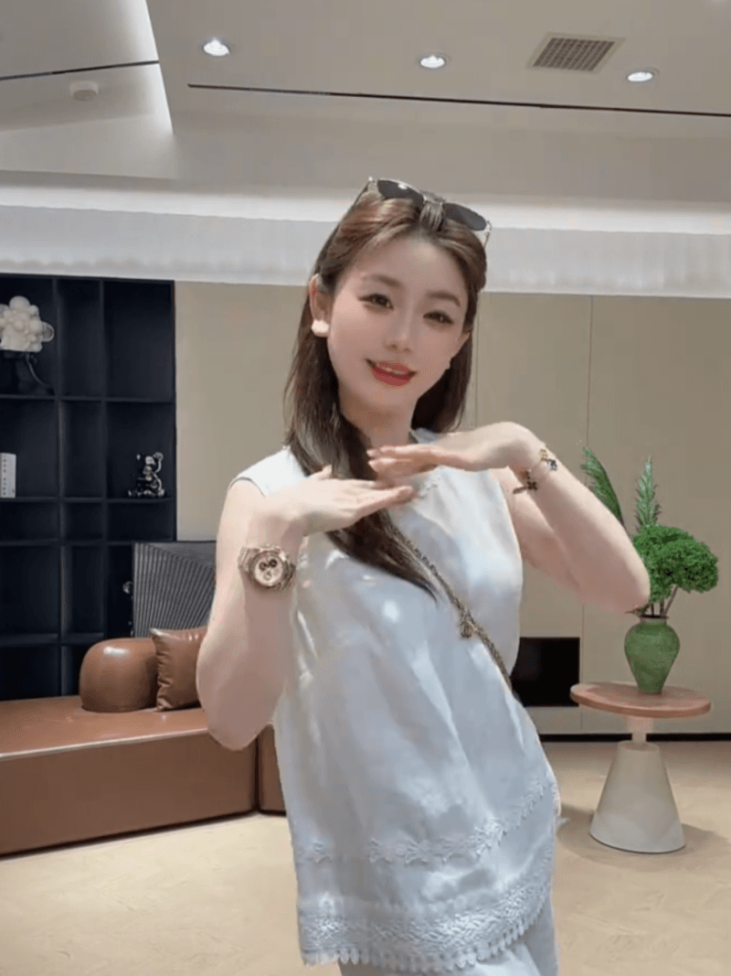 여름 루즈핏 3 차원 자수 민소매 맨위 품격 단색 다용도 작은 셔츠 세트 상세 이미지 11
