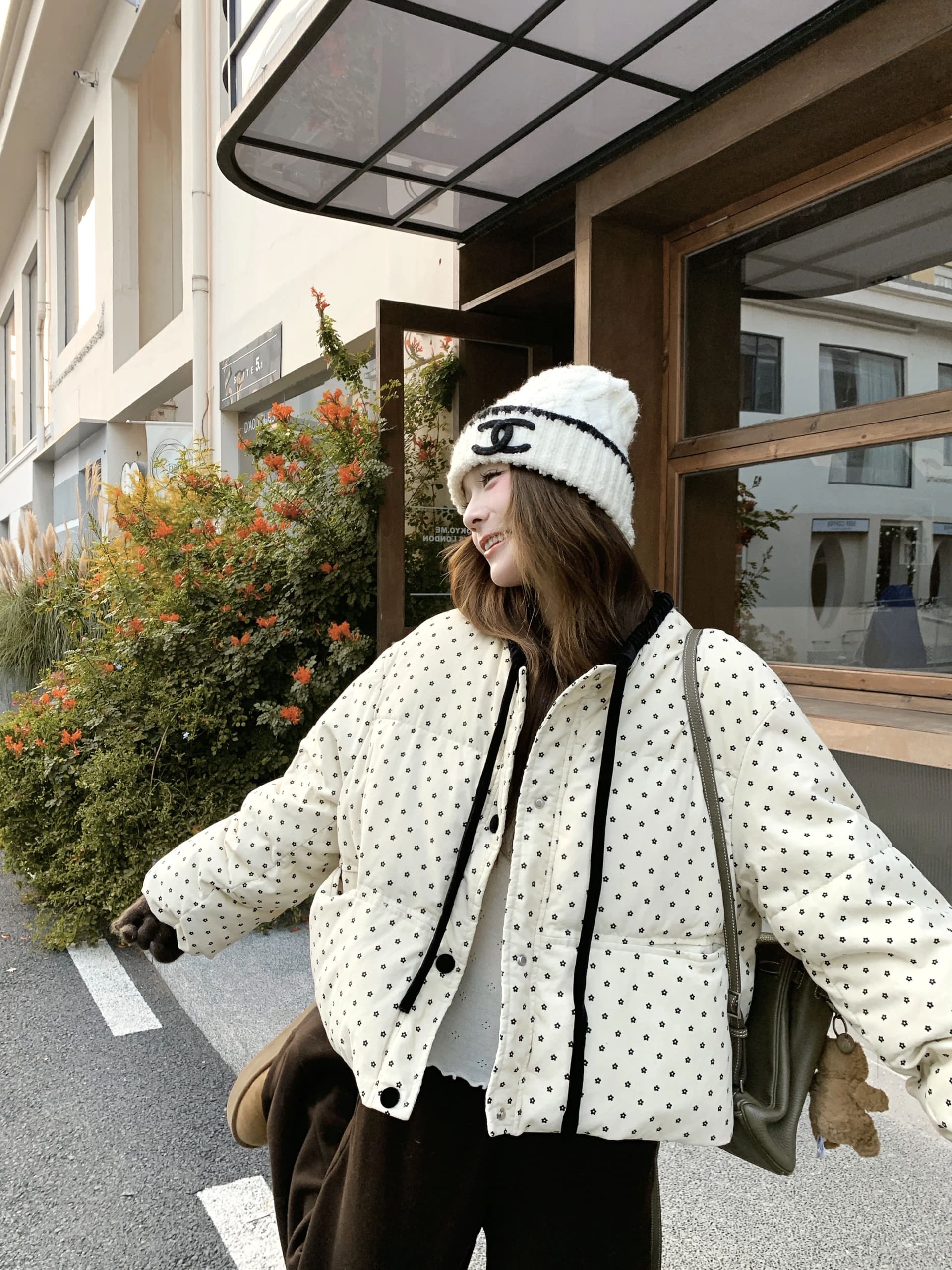 우 77 한 부서 연령 감소 배색 나비 넥타이 도트 무늬 면 의류 여성 겨울 작은 키 두꺼운 보온 쇼트 스타일 재킷